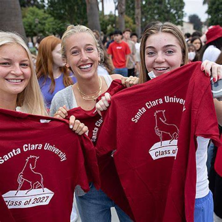 2 students sue Santa Clara University over booster mandate