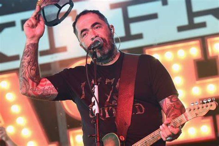 Aaron Lewis of Staind helps open R.H. Conwell Education Center in