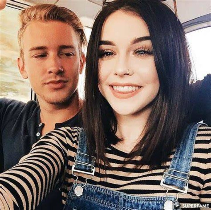 Acacia Brinley Moves in with Boyfriend Jairus Kersey, Slams Fan Who