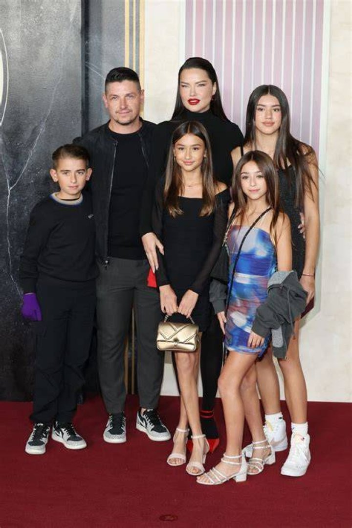 Adriana Lima Children: How Many Kids Is Adriana Lima Having?