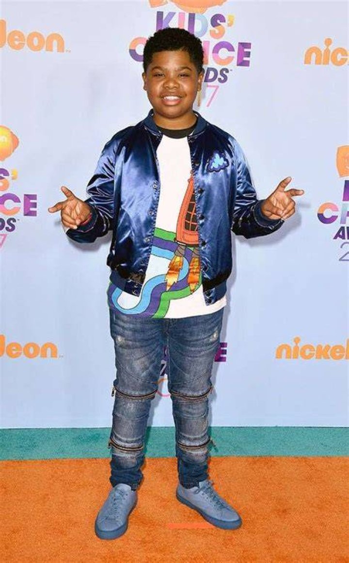 Benjamin Flores Jr. Height Weight Body Statistics Healthy Celeb