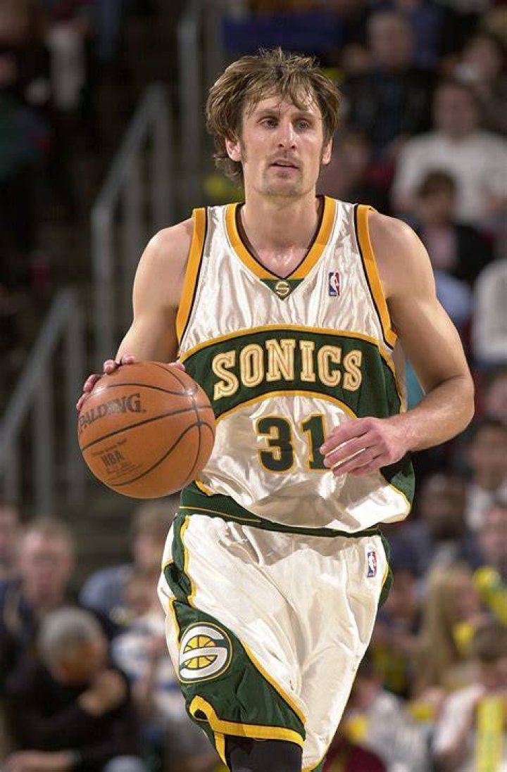 Brent Barry Biosalary, net worth, married, wife, children,. family