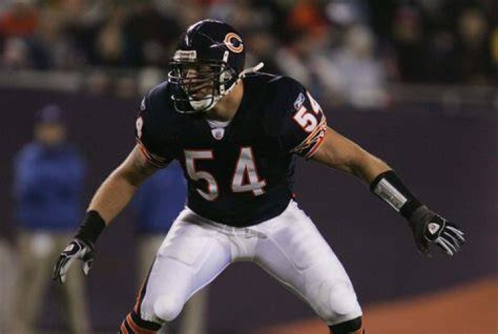 Brian Urlacher's son, Kennedy Urlacher, signs with Notre Dame