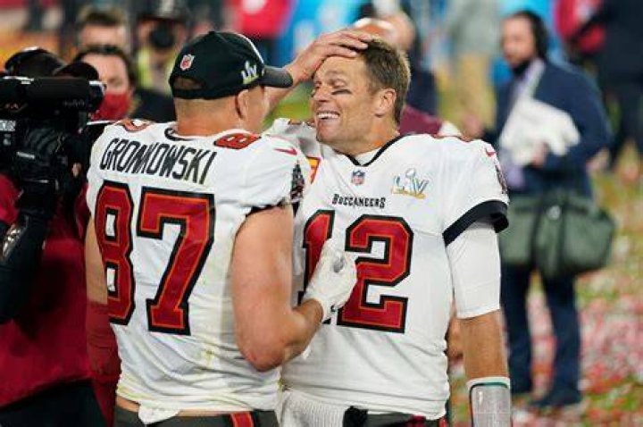 Buccaneers Gronkowski &ldquo;Drizzled&rdquo; Again, Ending Drought