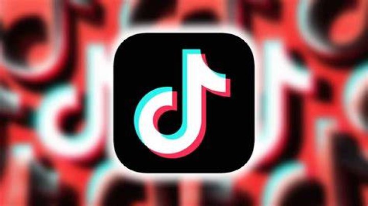 Can TikTok's Chase Hudson aka Lil Huddy a rock star? Los
