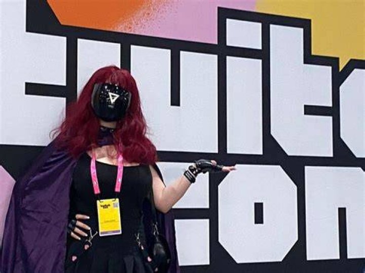 Cottontailva Twitch Face Reveal 2022 (Real Name, Age, Wiki)