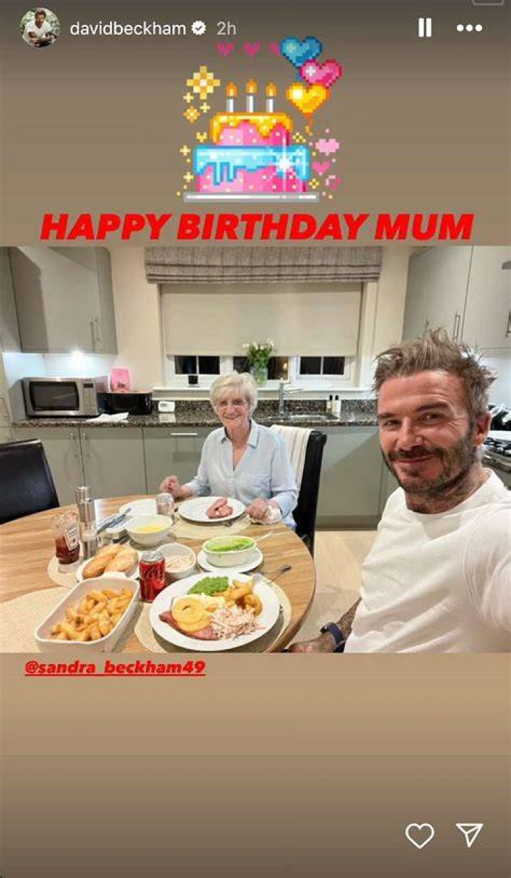 David Beckham Height, Weight, Age, Wife, Biography, Family & Facts 2 David Beckham with his mom Sandra Georgina