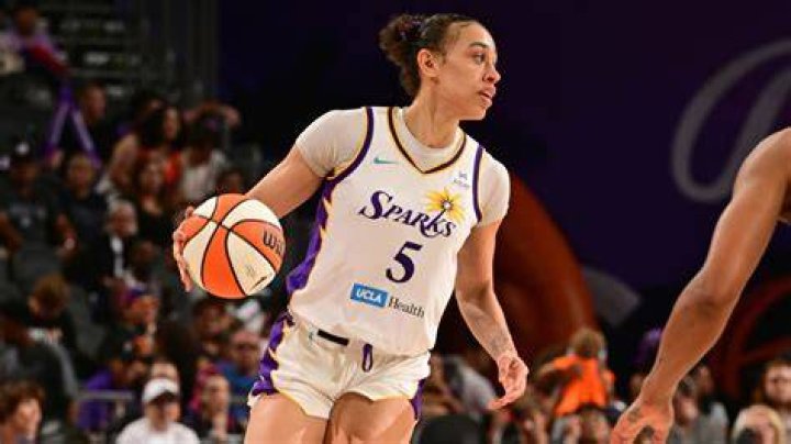 Dearica Hamby on motherhood from inside the WNBA bubble Hey, Black Mom!