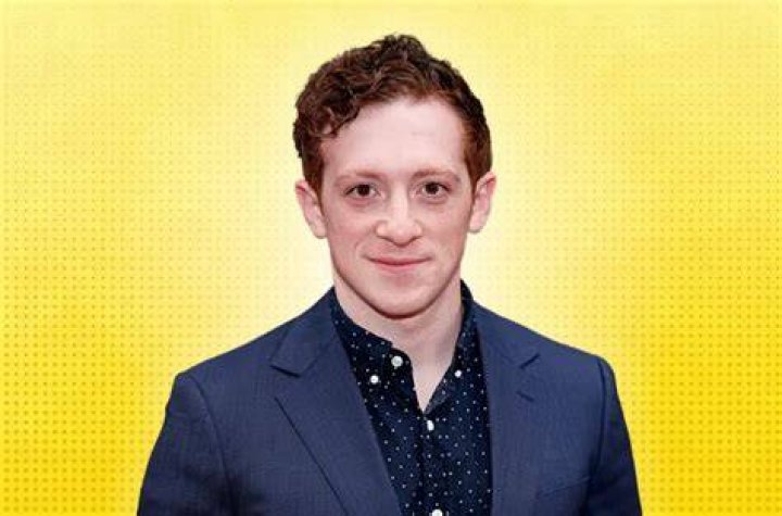 Ethan Slater Bio, Age, Net Worth, Wife, Children, Parents, Siblings