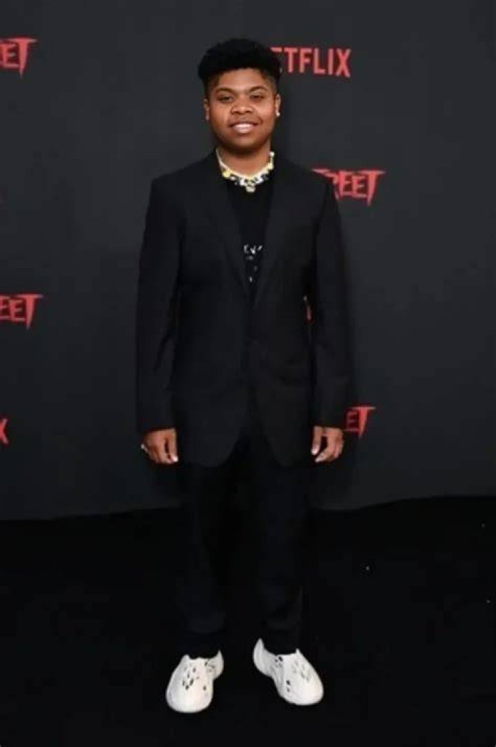 Exploring The Height Of Benjamin Flores Jr.