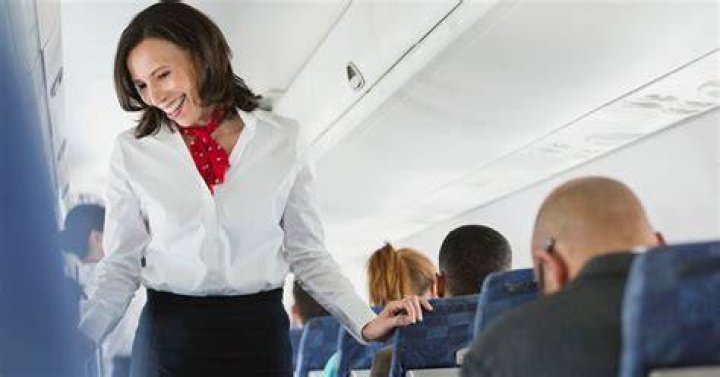 Flight attendant explains what passengers 'should never eat or drink