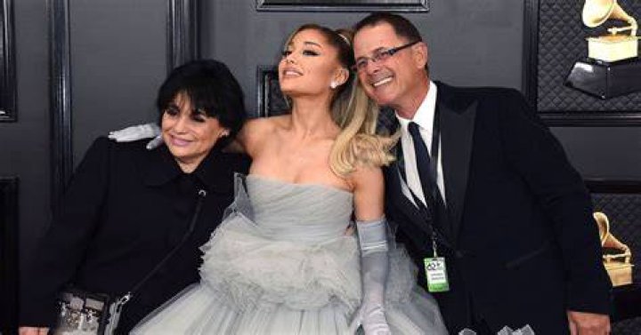 Grammys 2020 Stars Who Brought Family Members to Red Carpet Pics