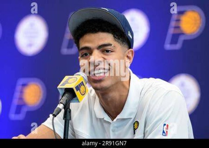 Indiana Pacers first round draft choice Jarace Walker poses with his