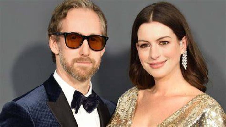 Inside Anne Hathway's Relationship With ConMan Raffaello Follieri