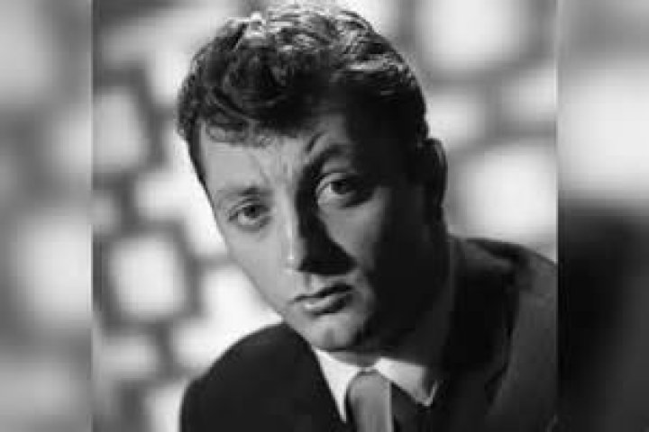 Is Hollywood Legend Robert Mitchum Still Among Us?