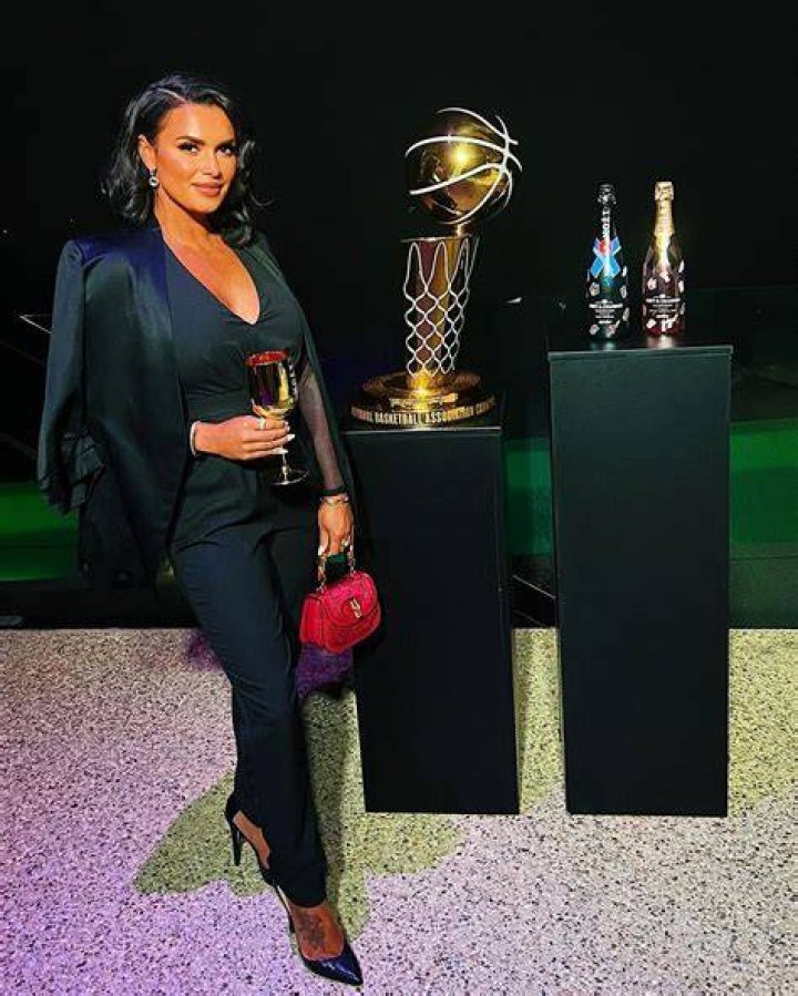 Joy Taylor wows fans with &lsquo;mesmerizing&rsquo; new photos as stunning Fox