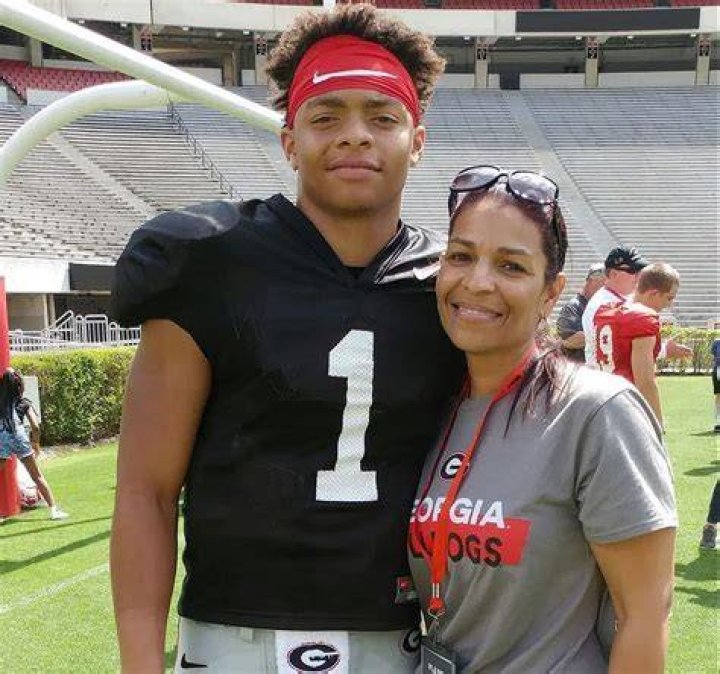 Justin Fields Parents Gina Tobey and Ivant Fields. Siblings