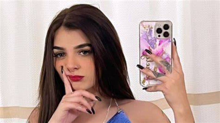 Karely Ruiz comparte direcci&oacute;n para que fans le env&iacute;en regalos Grupo