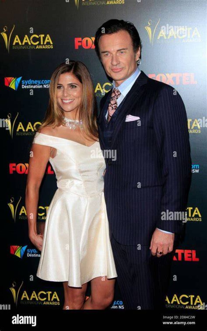 Kelly Paniagua (Wife of Julian McMahon) Wiki, Biography, Age, Boyfriend