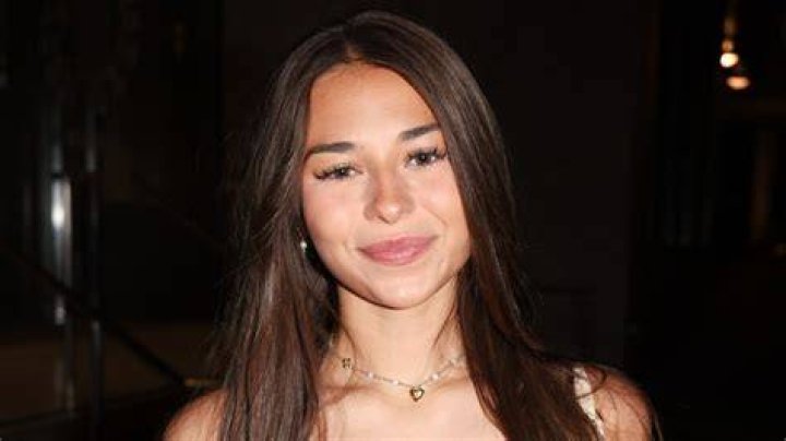 OnlyFans model wows fans in red lingerie declaring &lsquo;mums can do it too