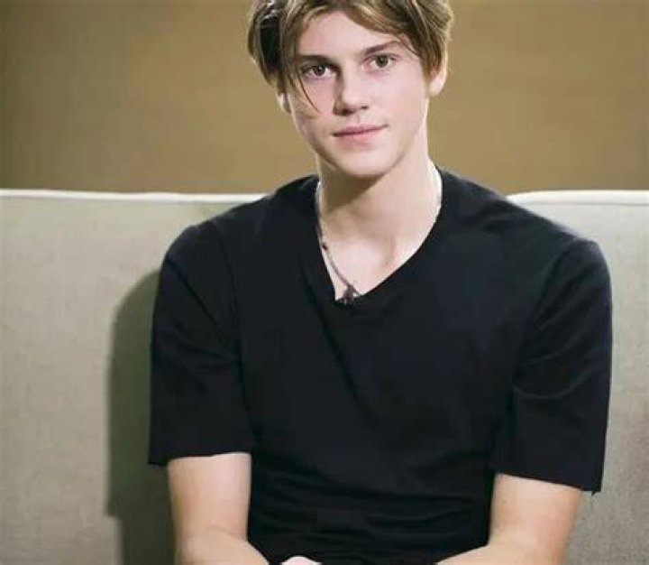 Ruel Age, Height, Parents, Siblings, School, Girlfriend, Net Worth