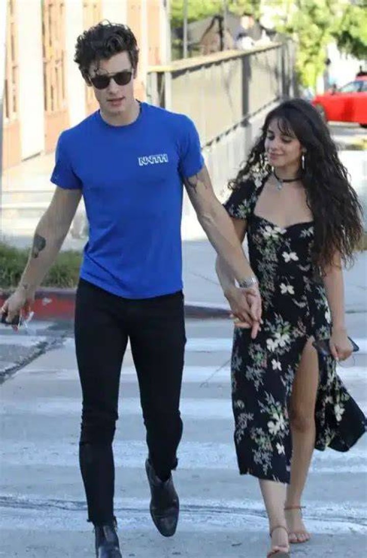 Shawn Mendes Height, Age, Girlfriend, Bio & Facts