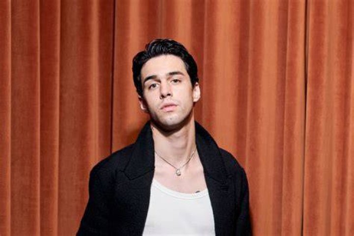 Stephen Sanchez Relationship Who Is He Dating? Gay Rumors Viral On Tiktok