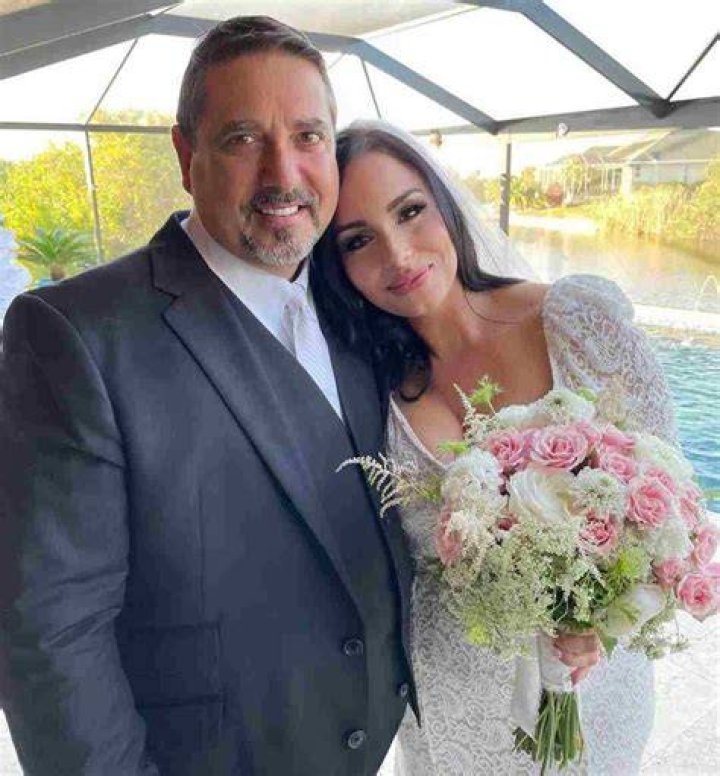 Steve Dischiavi is Married to Wife Simone Dischiavi. Kids.