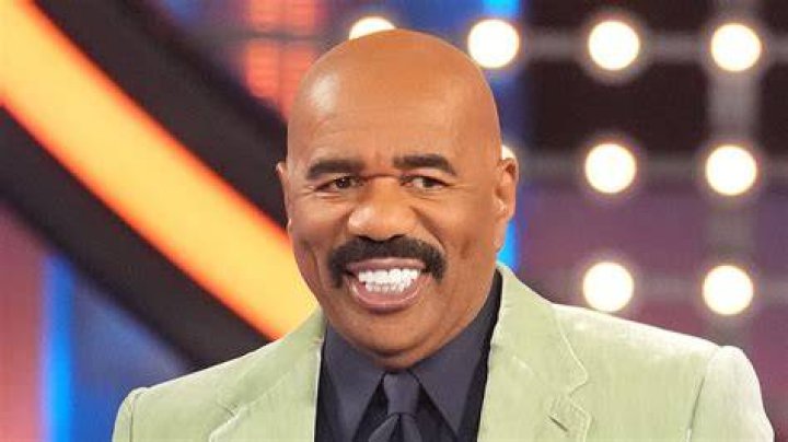 Steve Harvey knows how to dress fashionably, see pictures style you 7