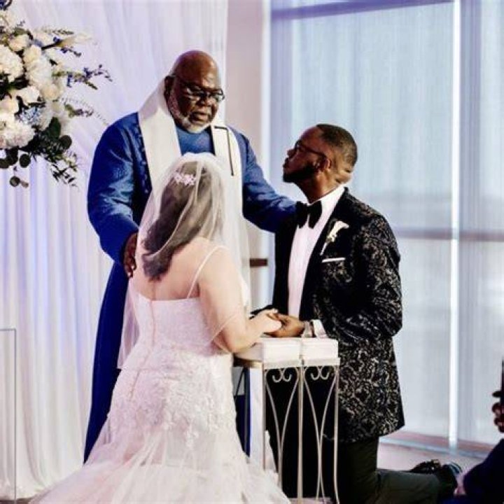 T.D. Jakes&rsquo; Profound Note to his Son Drips of Fatherly Love & Guidance