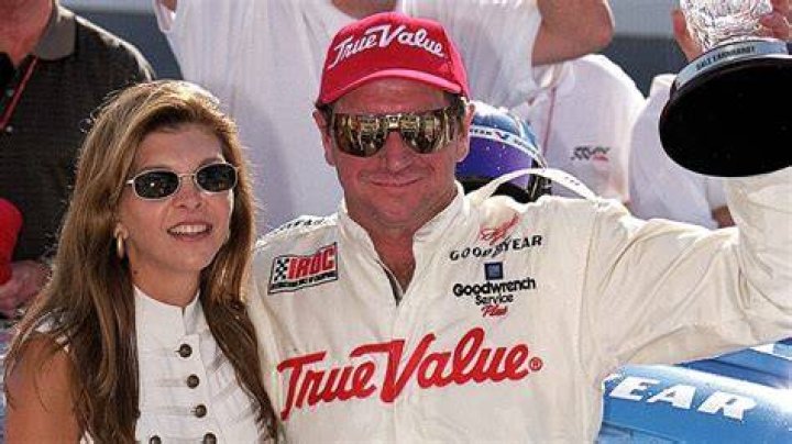 Teresa Earnhardt Net Worth Remarried? Famous People Today