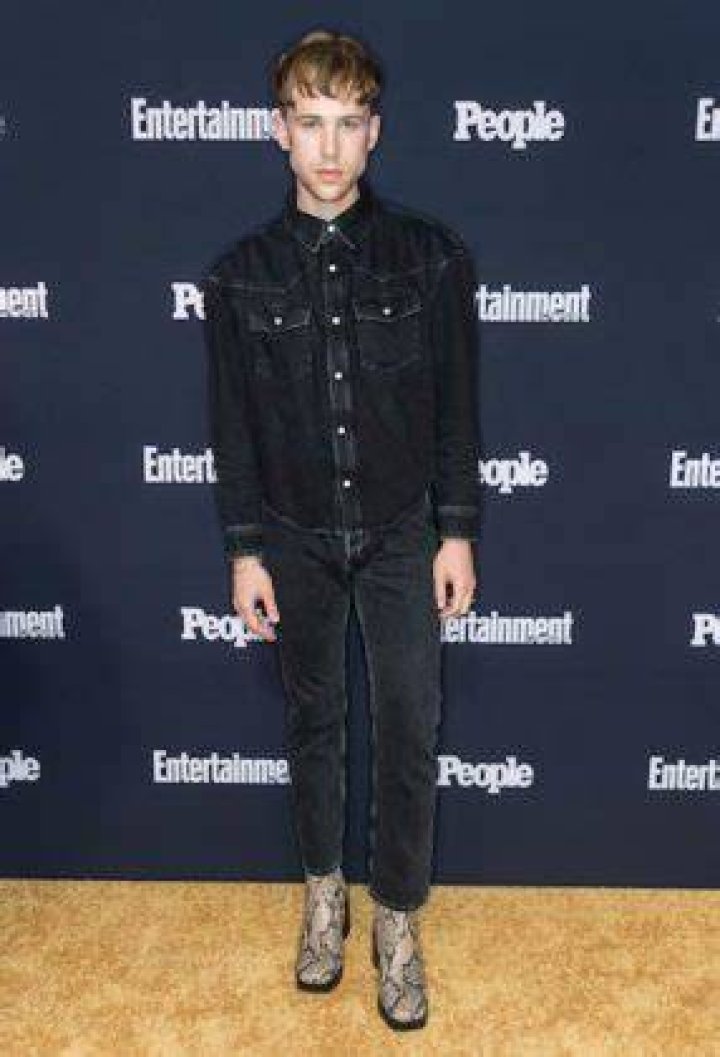 Tommy Dorfman Biography, Height & Life Story Super Stars Bio