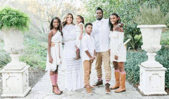 Trishia Arrington is the wife of Lavar Arrington, a former NFL