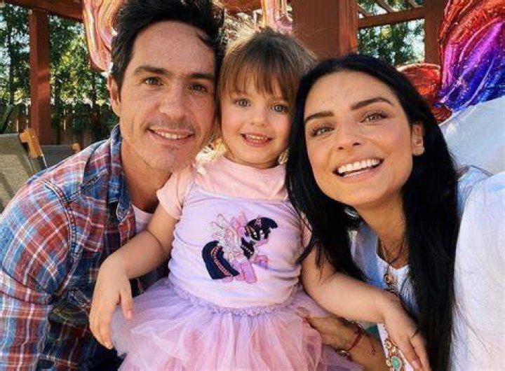 Unveiling The Daughter Of Mexican Stars: Lorenza Ochmann, Insights Revealed