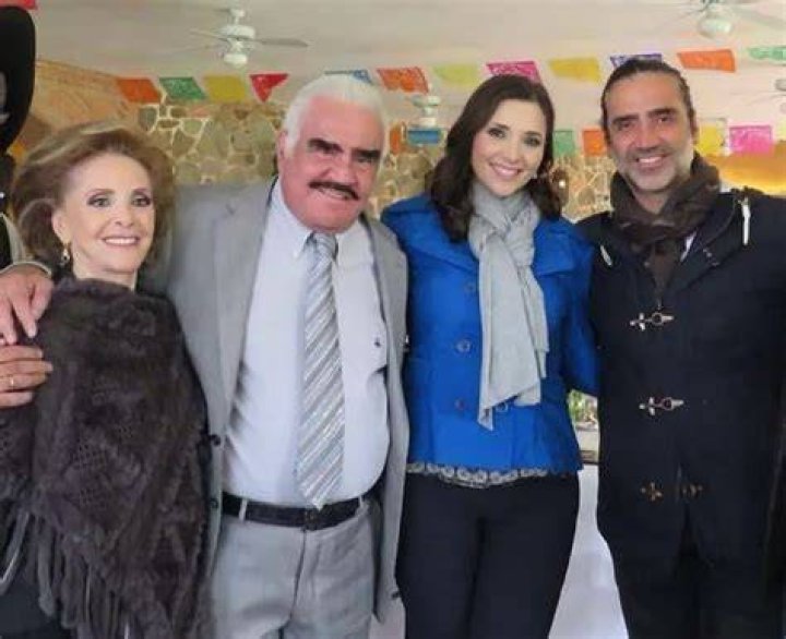 Vicente Fernandez Bio, Height, Weight, Family, Net Worth & More