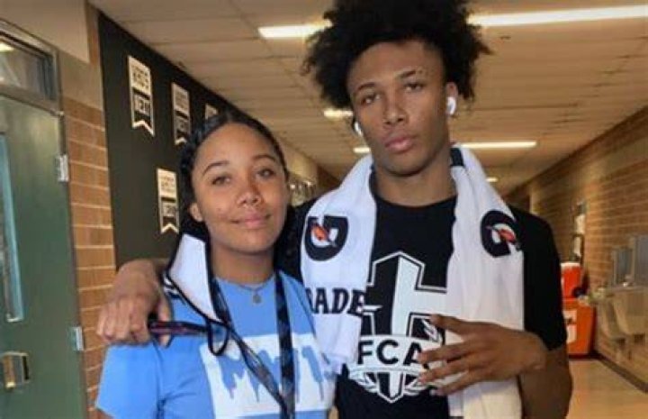 Who are Mikey Williams Siblings, Skye and Marvin Williams?