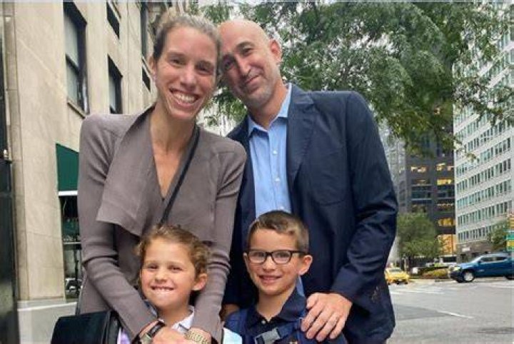 Who Is Alissa Heinerscheid Husband Henry Charles?