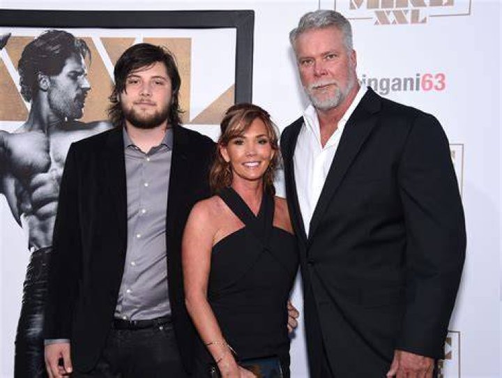 Who is Kevin Nash Wife?